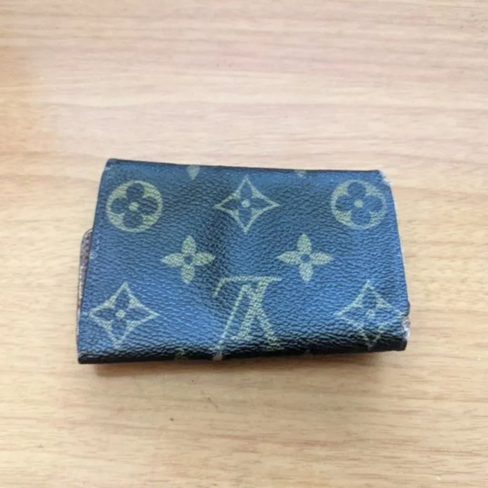 Louis Vuitton Monogram Key Holder/Wallet #918💥PRICE DROP💥